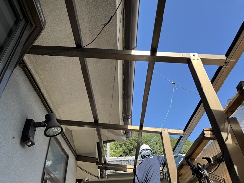 福山市テラス屋根取り替え工事本宅側屋根材撤去後