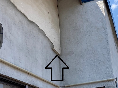 福山市にてモルタルを使用した刷毛引き仕上げの住宅外壁補修工事剥がれている漆喰