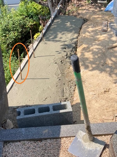 福山市外構工事アルミ製フェンス設置基礎のコンクリートに鉄筋