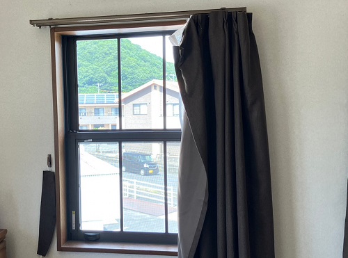 【補助金】福山市でLIXIL『インプラス』窓リフォーム工事洋室の窓断熱ガラスの窓設置ビフォー