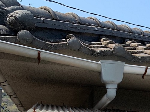 福山市の板金工事9選紹介！屋根や庇も板金工事で生まれ変わる！住宅雨どいリフォームビフォー