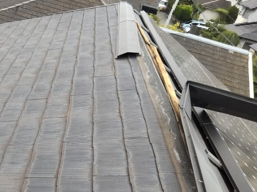 福山市の屋根工事の口コミと費用スレート屋根の棟板金工事ビフォー