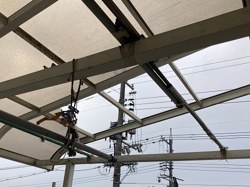 【台風】福山市台風被害に遭わないための建物の点検・対策と修理事例ベランダやカーポートの屋根材の飛散