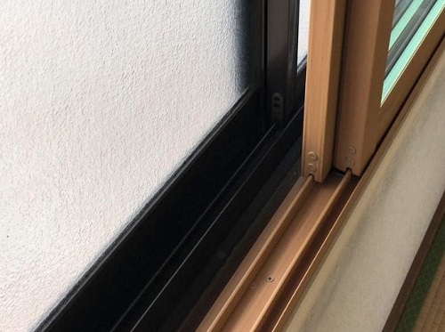 福山市で内窓（二重窓）設置にLIXILリクシル『インプラス』取り付け部レール
